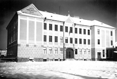 A Római Katolikus Főgimnázium épülete télen