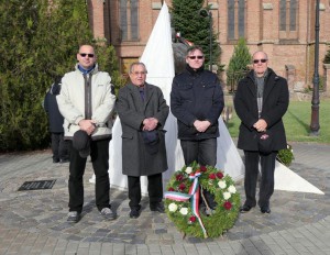 A gyulai Október 23. Alapítvány kultúrkirándulása Aradra és Pécskára