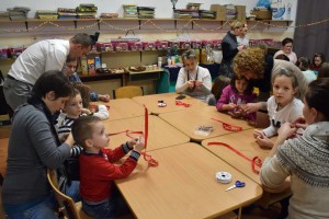 Karácsonyi kézműves foglalkozás az elsős diákokkal és szüleikkel 2017. december 19-én