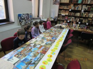 Egyházi könyvek és kegytárgyak kiállítása – Iskola másként 