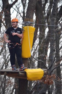 A VIII. A osztály (és néhány idősebb társuk) a kolozsvári Adrenalin parkban, 2017. március 24-én