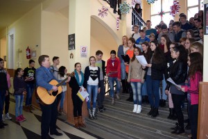 Karácsonyi flashmob a Csikyben