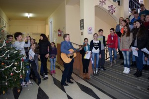 Karácsonyi flashmob a Csikyben