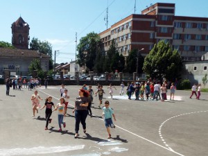 Játékos sporttevékenységen az elemi osztályos diákok – Erasmus+ rendezvény az iskolánkban