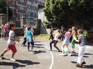 Játékos sporttevékenységen az elemi osztályos diákok – Erasmus+ rendezvény az iskolánkban