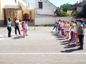 Játékos sporttevékenységen az elemi osztályos diákok – Erasmus+ rendezvény az iskolánkban